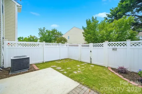 14237 Tamarack Drive Charlotte NC 28278