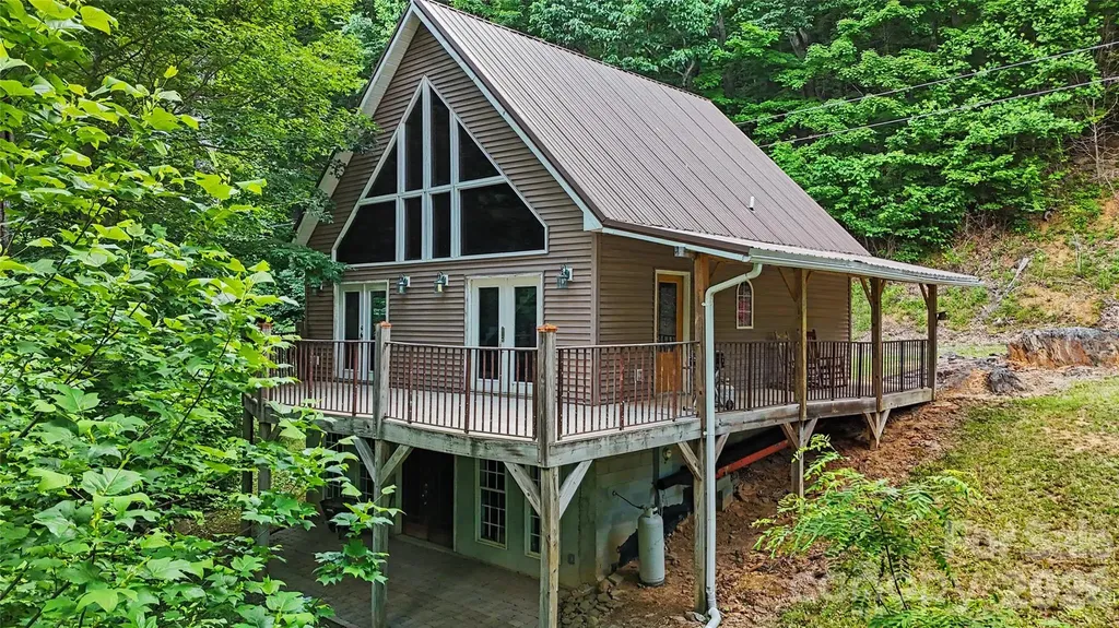 578 Three Top Circle West Jefferson NC 28694