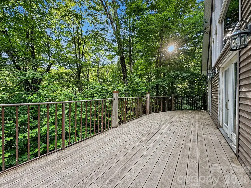 578 Three Top Circle West Jefferson NC 28694