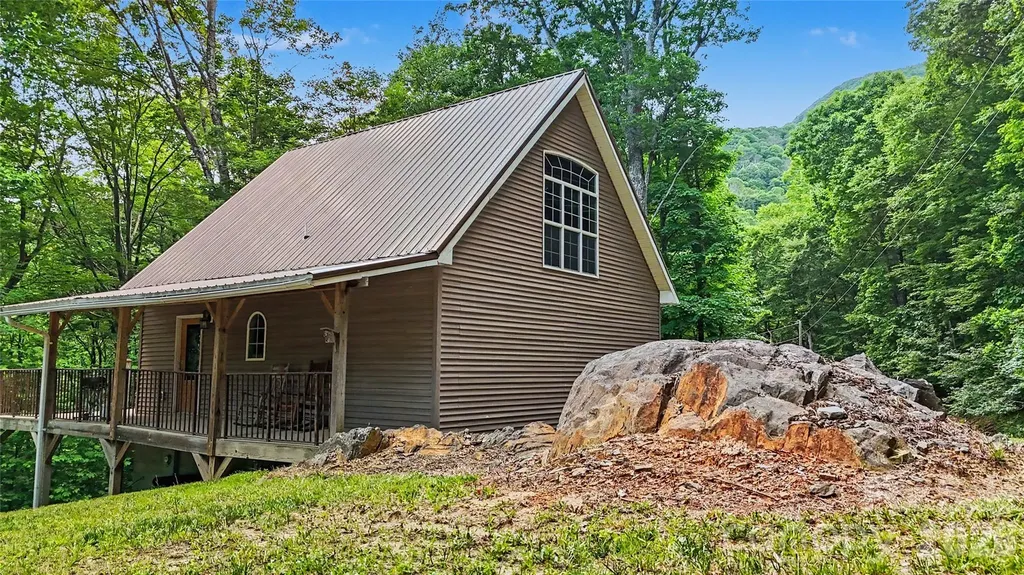 578 Three Top Circle West Jefferson NC 28694