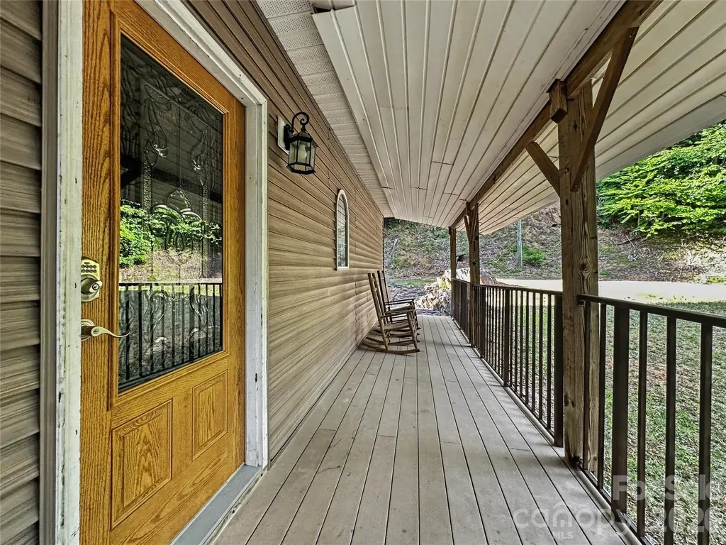578 Three Top Circle West Jefferson NC 28694