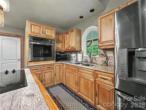578 Three Top Circle West Jefferson NC 28694