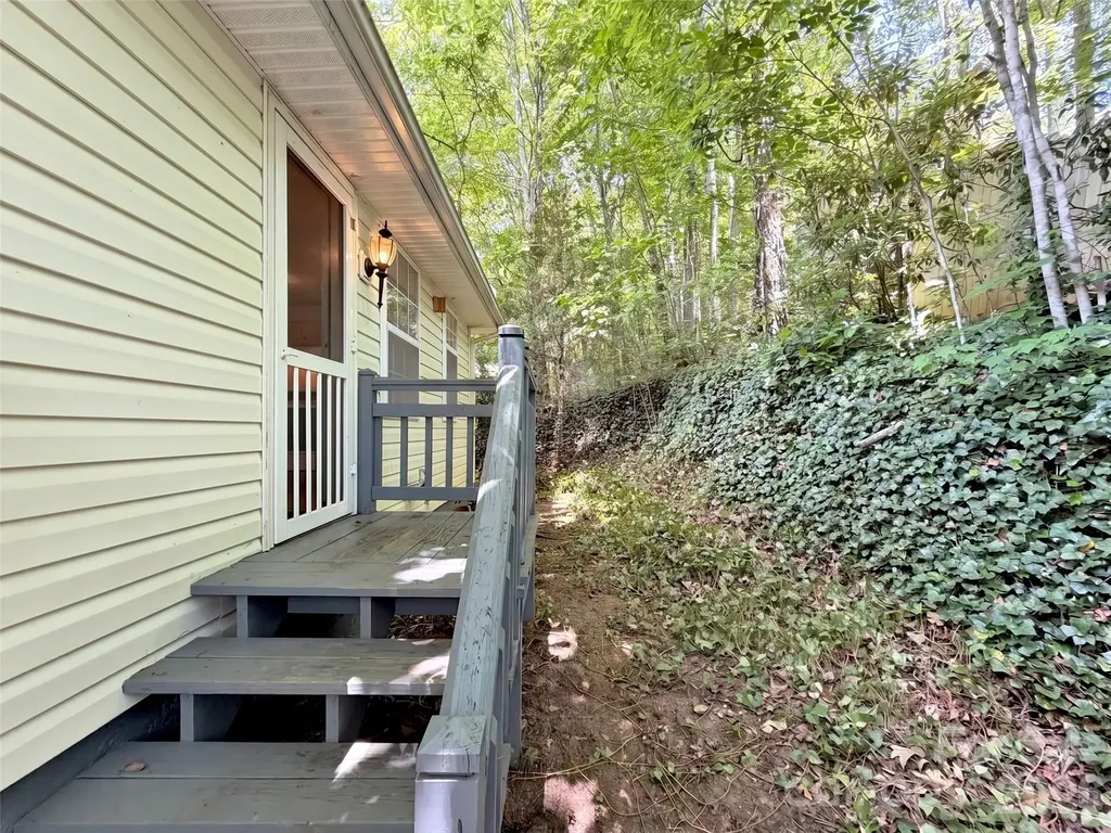 330 Sleepy Hollow Drive Waynesville NC 28785