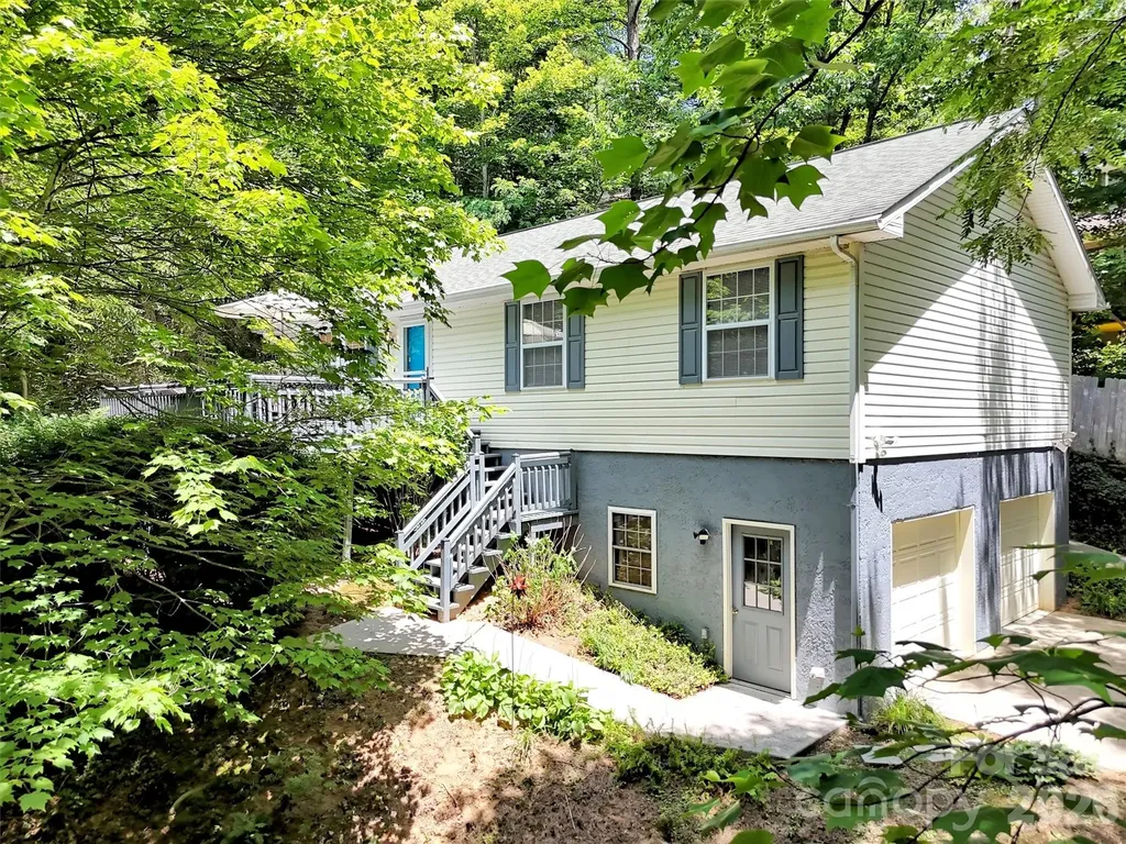 330 Sleepy Hollow Drive Waynesville NC 28785