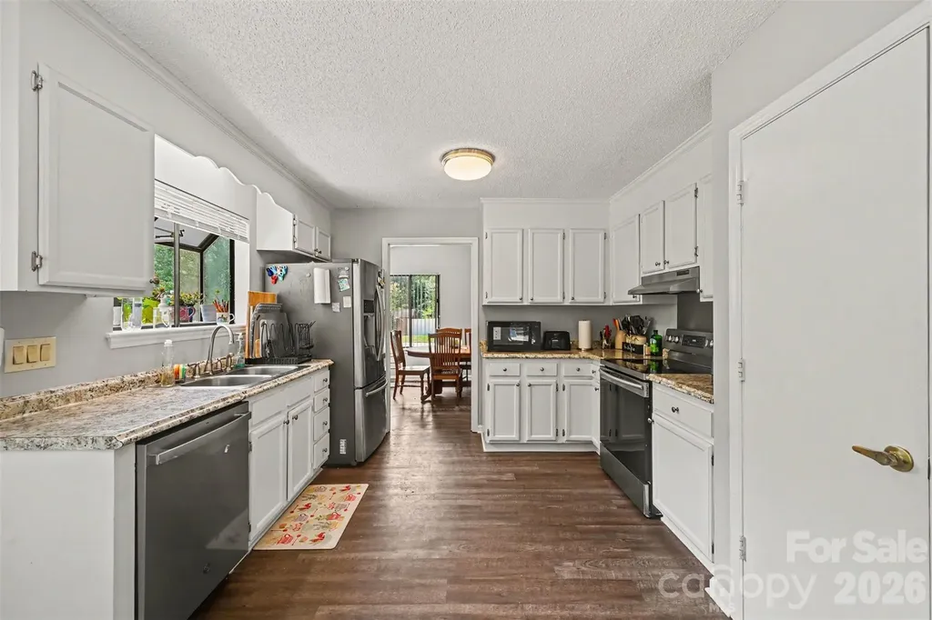 611 Mattingwood Drive Charlotte NC 28270