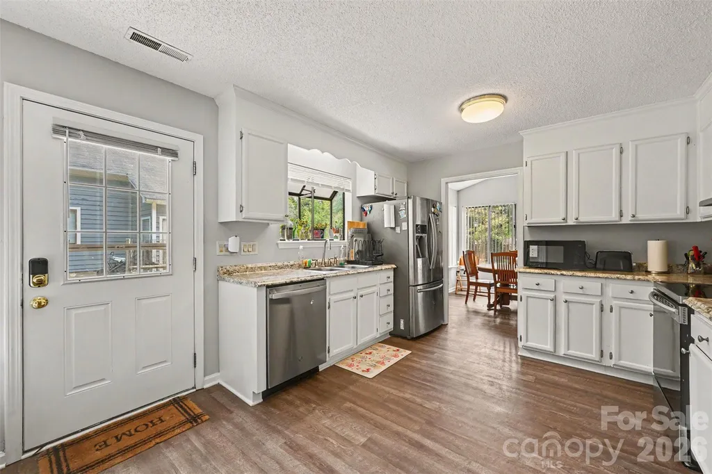 611 Mattingwood Drive Charlotte NC 28270