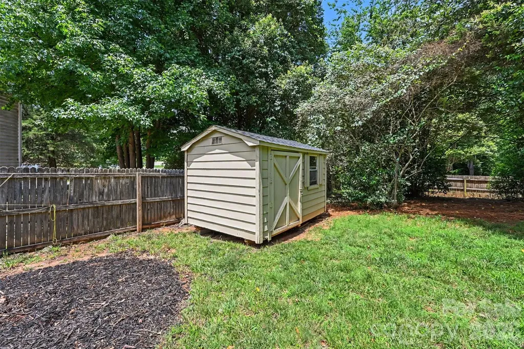 611 Mattingwood Drive Charlotte NC 28270