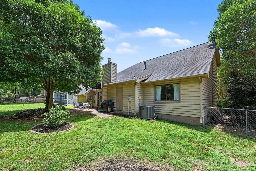 611 Mattingwood Drive Charlotte NC 28270