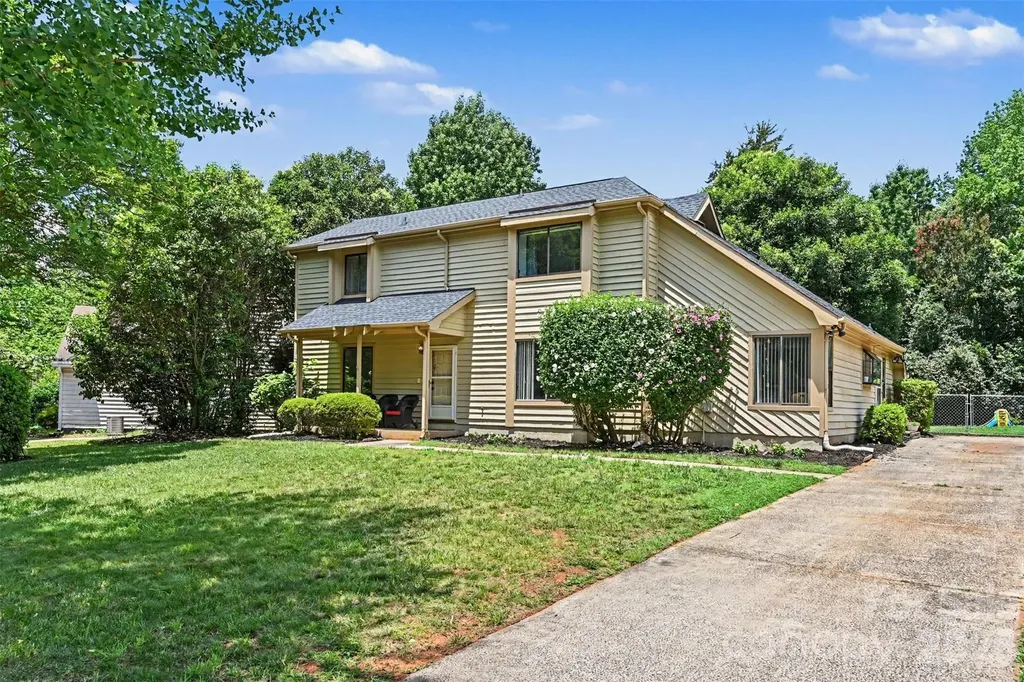 611 Mattingwood Drive Charlotte NC 28270