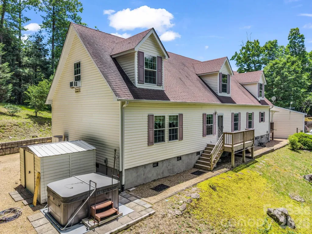 2255 Mount Olivet Road Zirconia NC 28790