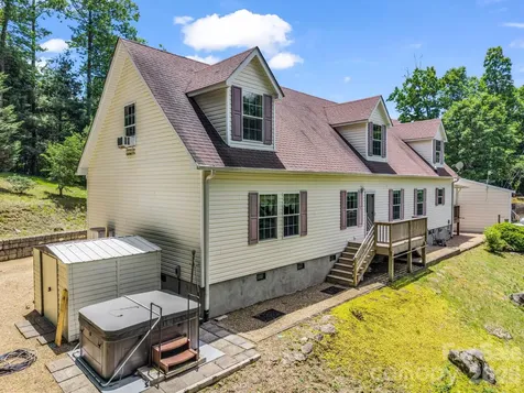 2255 Mount Olivet Road Zirconia NC 28790