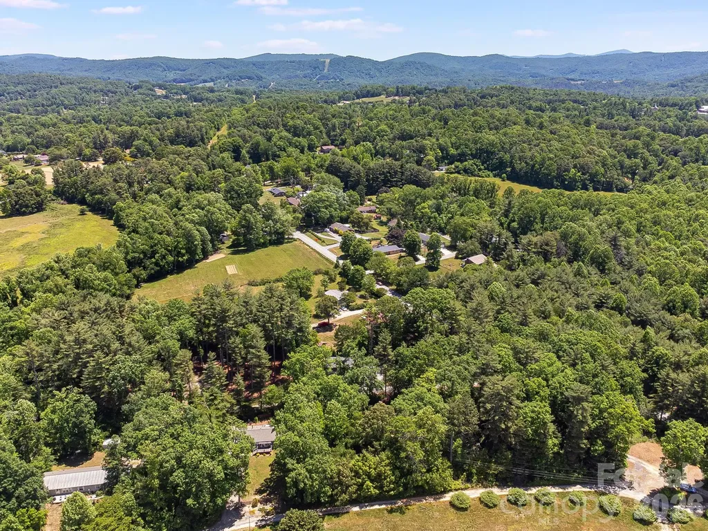 128 Tee Off Lane Hendersonville NC 28792