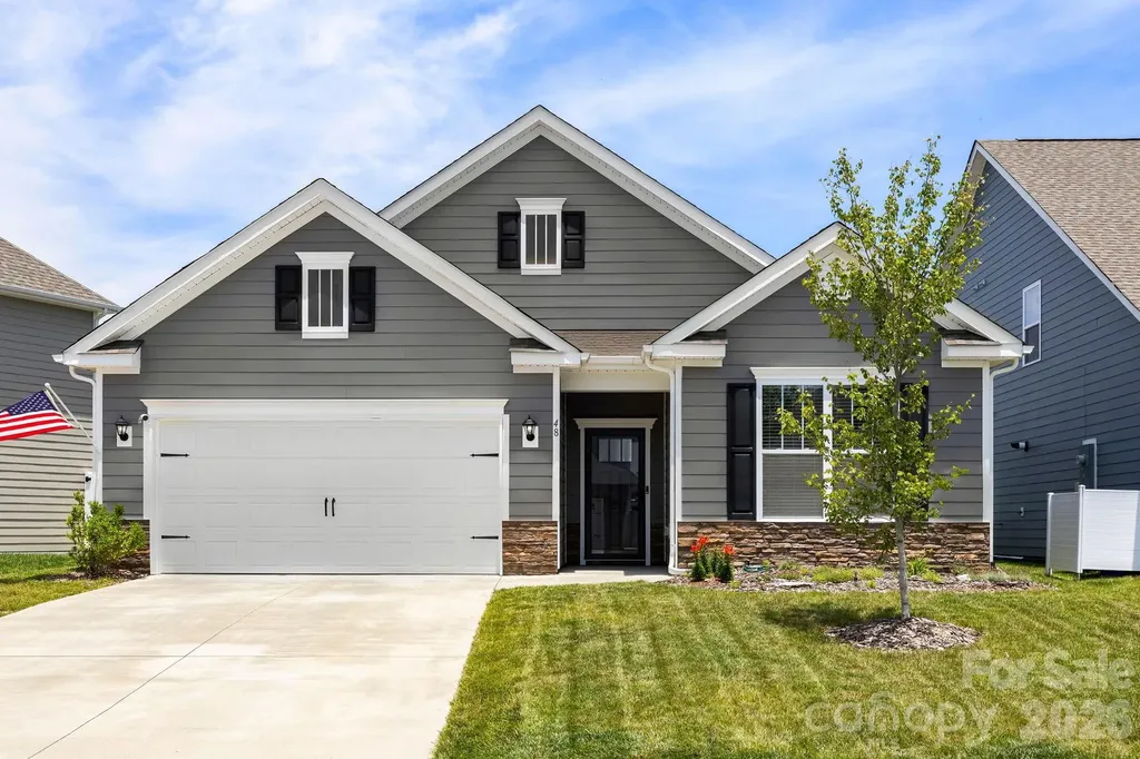 48 Thornberry Road Hendersonville NC 28792