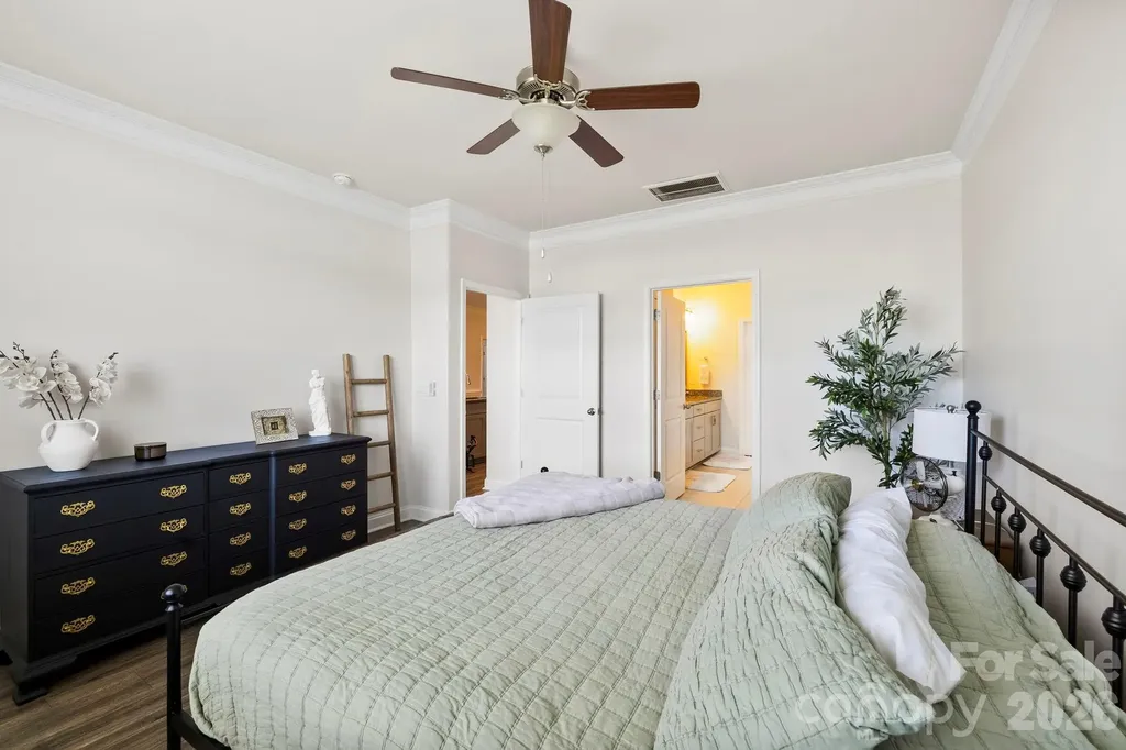 48 Thornberry Road Hendersonville NC 28792