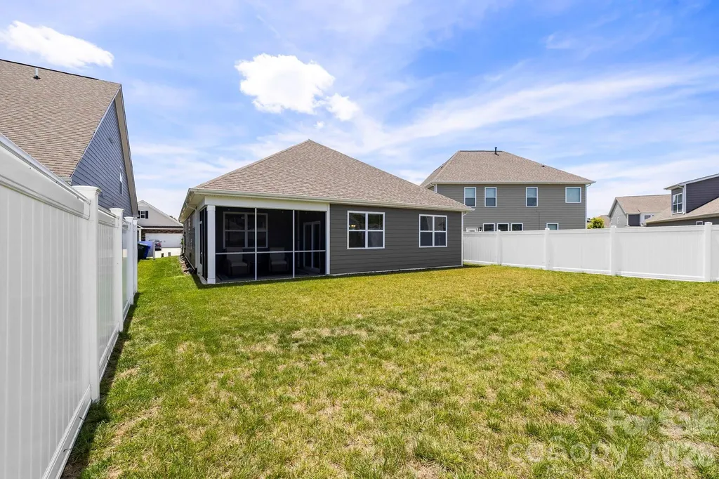 48 Thornberry Road Hendersonville NC 28792