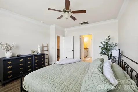 48 Thornberry Road Hendersonville NC 28792