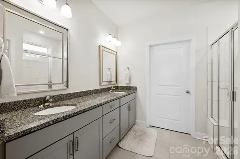 48 Thornberry Road Hendersonville NC 28792