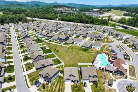48 Thornberry Road Hendersonville NC 28792