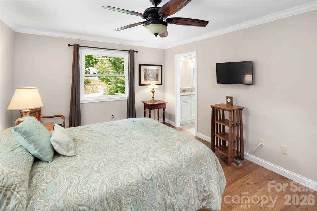 2750 Leucothae Way Hendersonville NC 28791