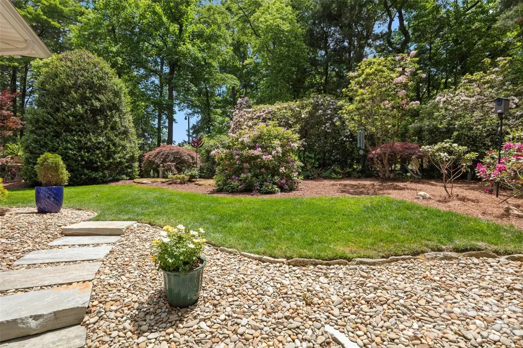 2750 Leucothae Way Hendersonville NC 28791