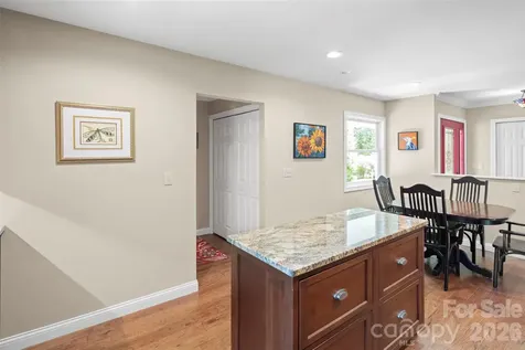 2750 Leucothae Way Hendersonville NC 28791