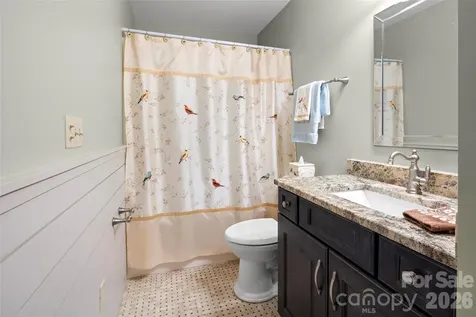 2750 Leucothae Way Hendersonville NC 28791