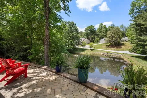2750 Leucothae Way Hendersonville NC 28791