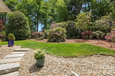 2750 Leucothae Way Hendersonville NC 28791