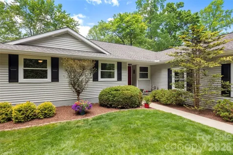 2750 Leucothae Way Hendersonville NC 28791