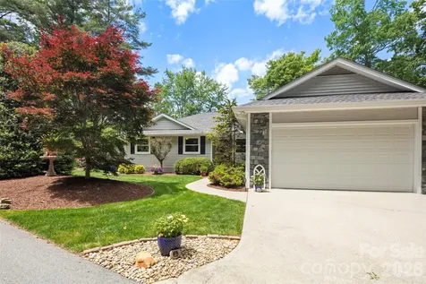 2750 Leucothae Way Hendersonville NC 28791