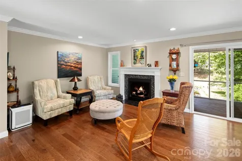 2750 Leucothae Way Hendersonville NC 28791