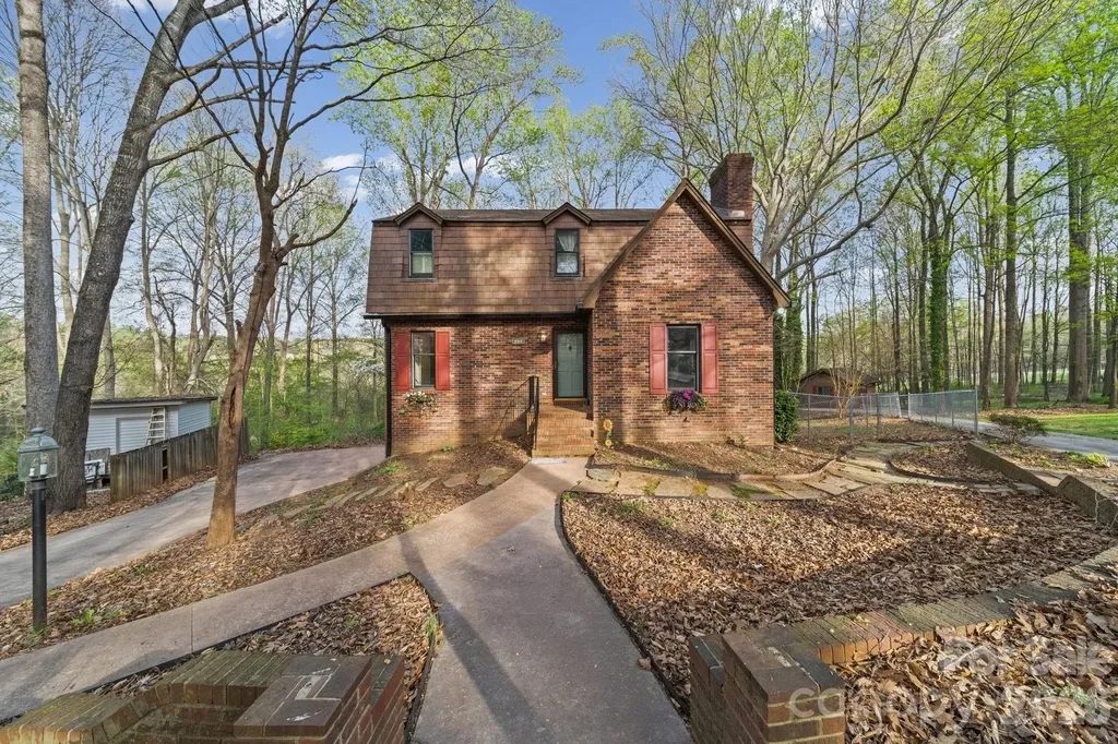 Lexington NC, 200 Maple Court