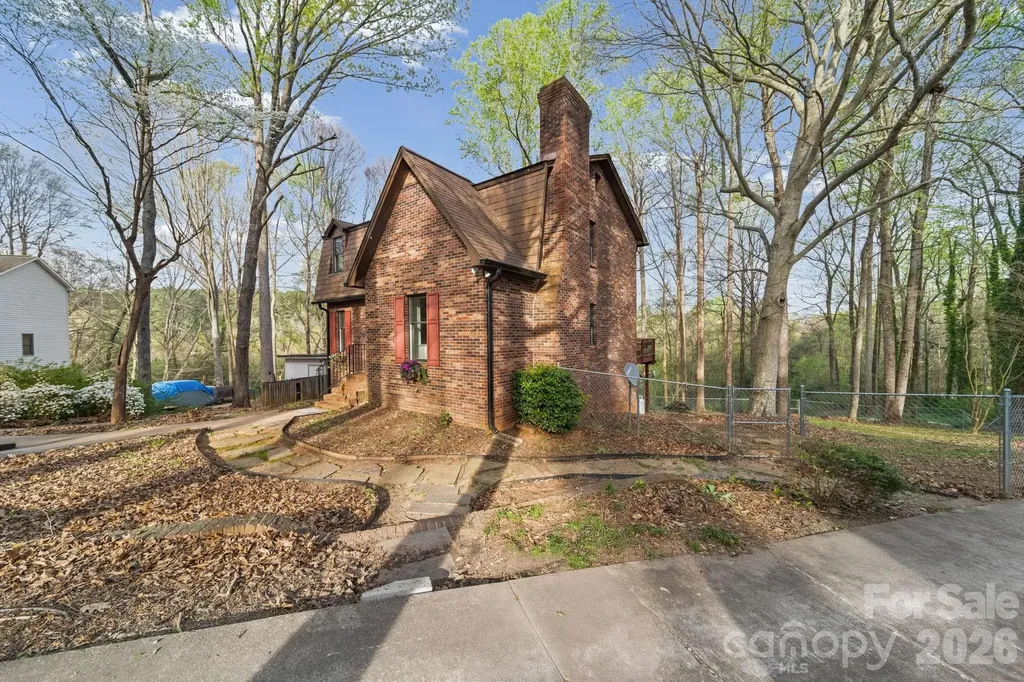 200 Maple Court Lexington NC 27295