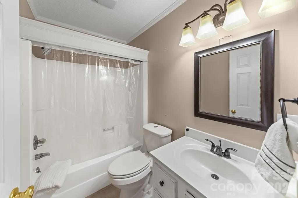 200 Maple Court Lexington NC 27295