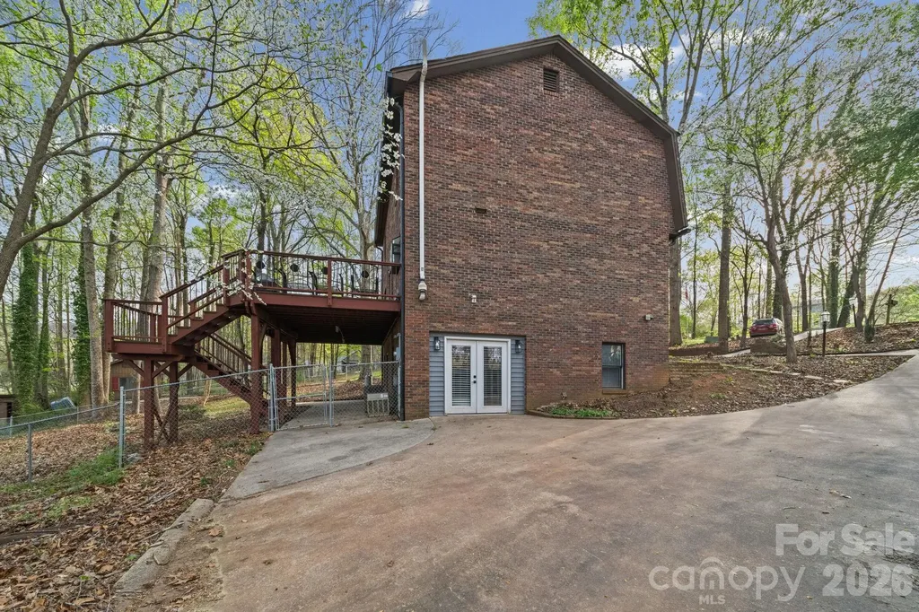 200 Maple Court Lexington NC 27295