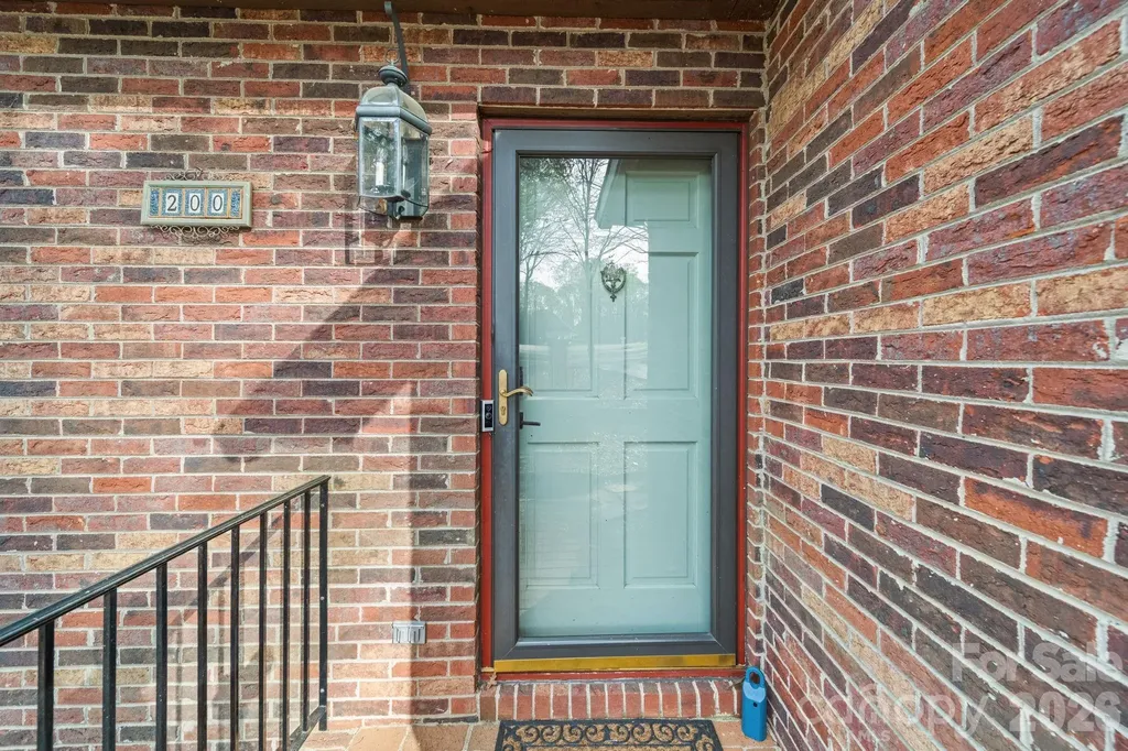 200 Maple Court Lexington NC 27295