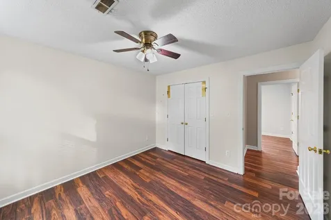 200 Maple Court Lexington NC 27295
