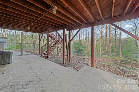 200 Maple Court Lexington NC 27295