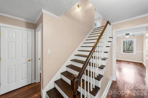 200 Maple Court Lexington NC 27295