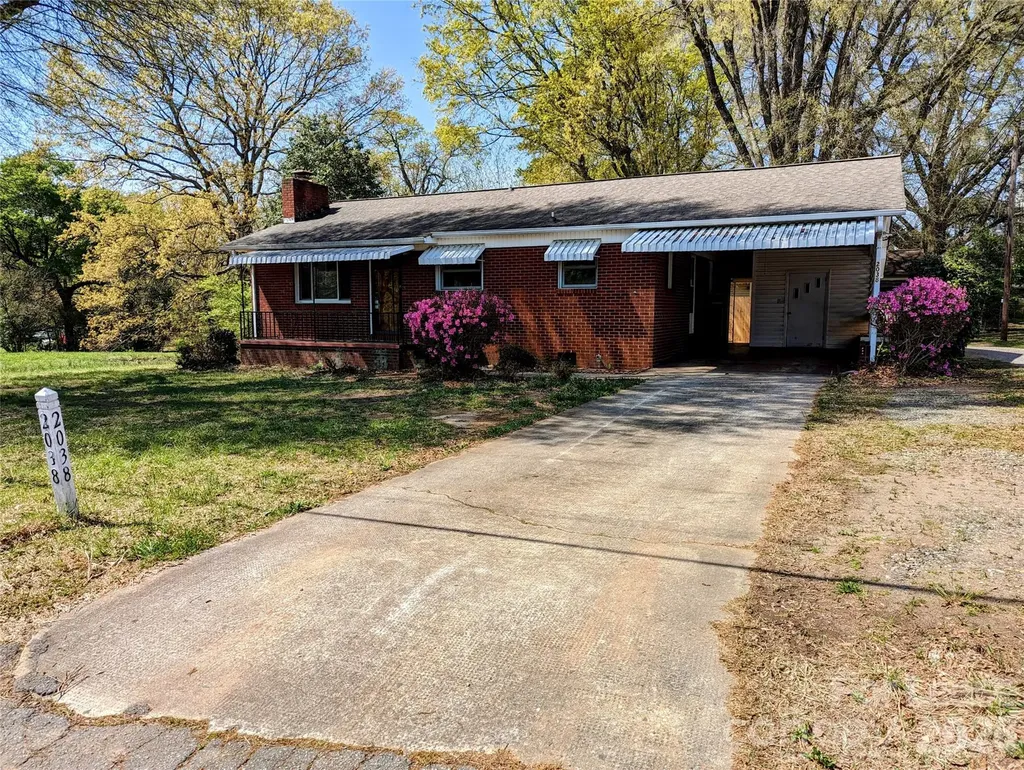 2038 Dale Avenue Lincolnton NC 28092