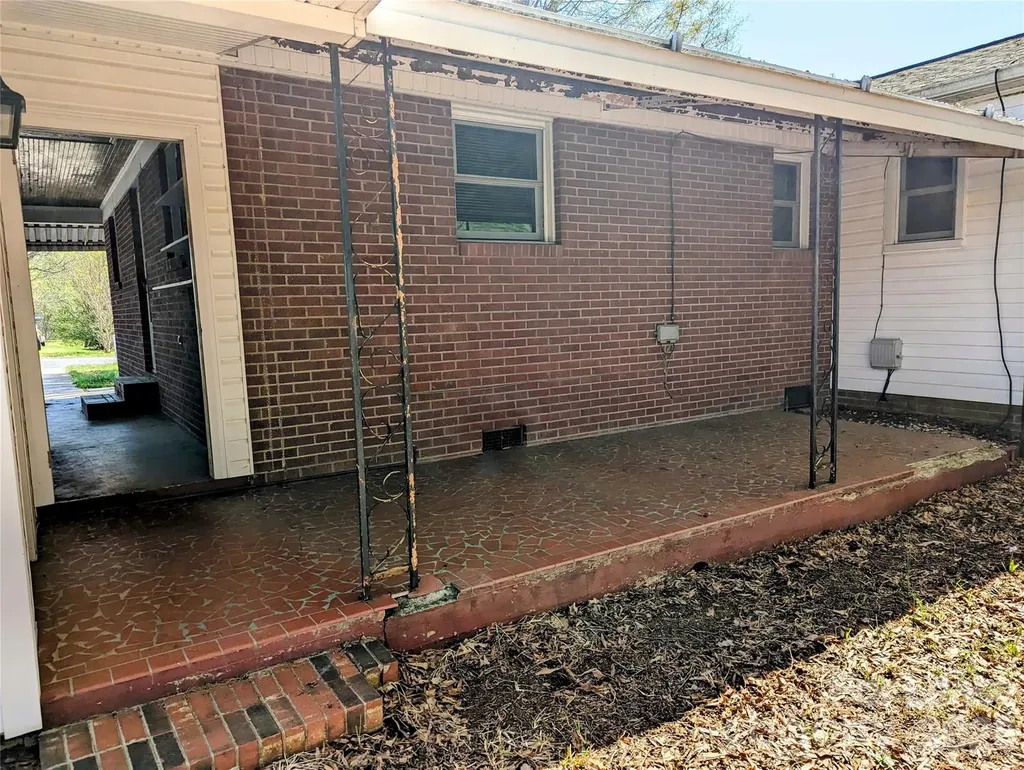 2038 Dale Avenue Lincolnton NC 28092