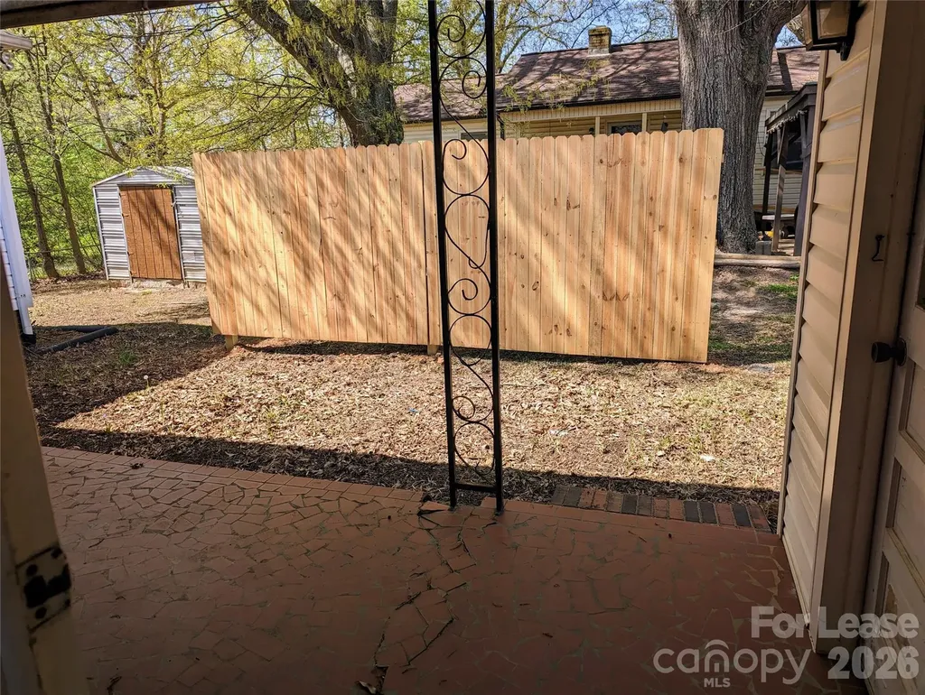 2038 Dale Avenue Lincolnton NC 28092