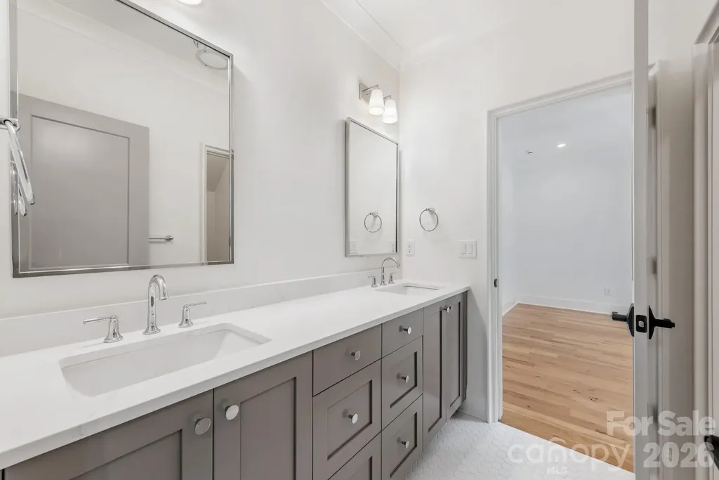 221 Hargett Court Charlotte NC 28211