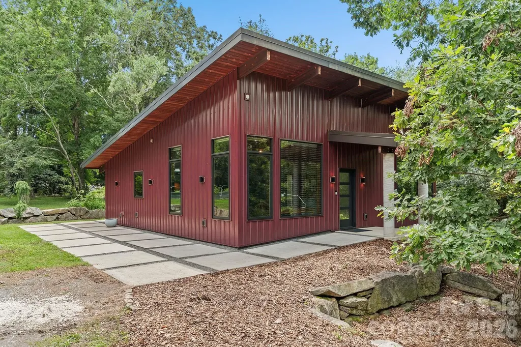 39 Wolf Road Asheville NC 28805