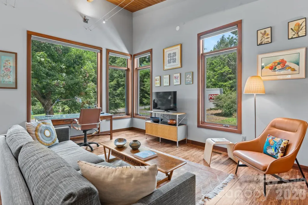 39 Wolf Road Asheville NC 28805
