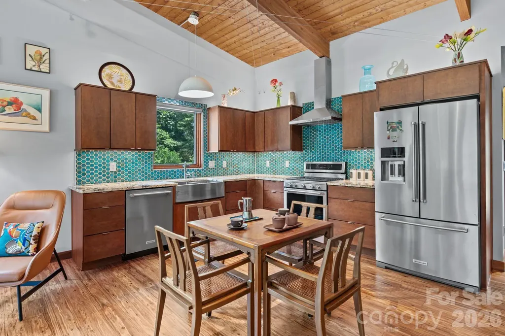 39 Wolf Road Asheville NC 28805