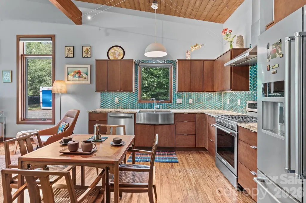 39 Wolf Road Asheville NC 28805