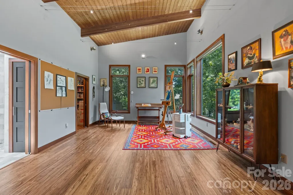 39 Wolf Road Asheville NC 28805