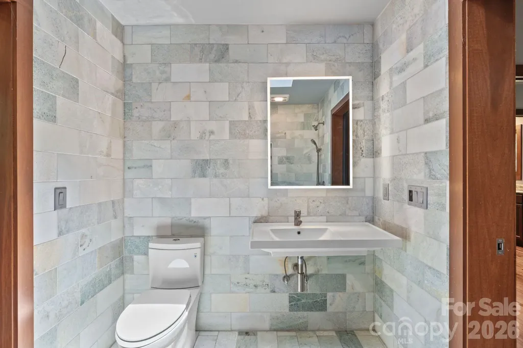 39 Wolf Road Asheville NC 28805