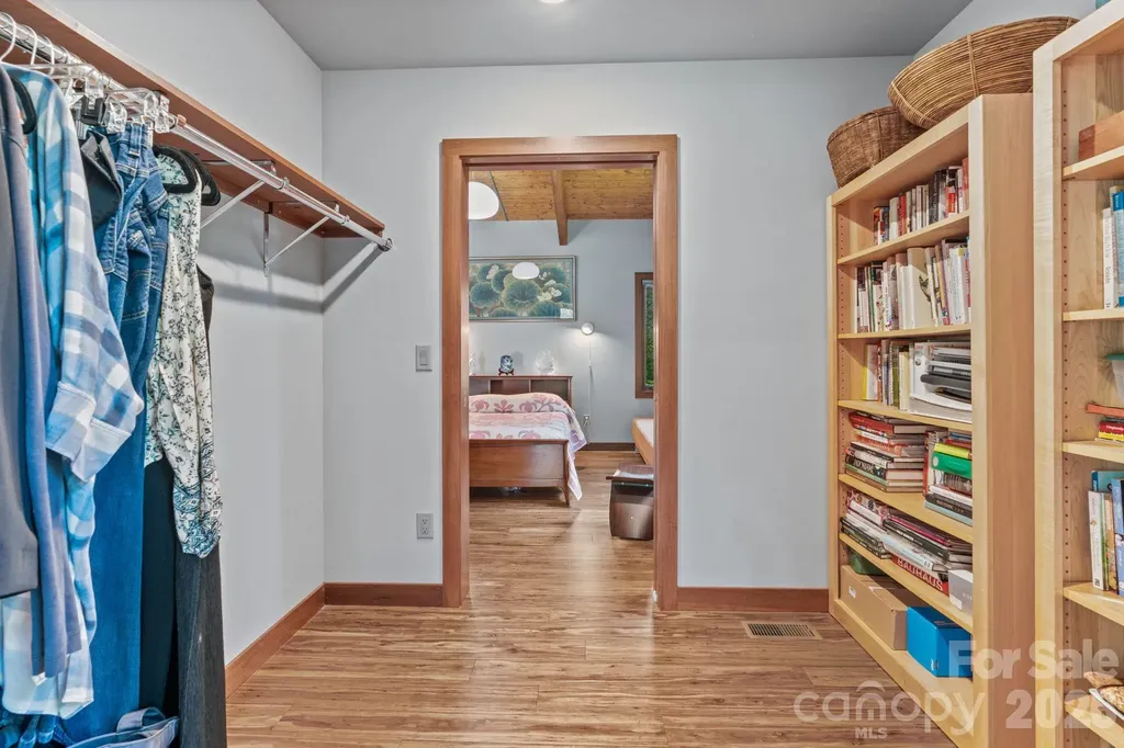 39 Wolf Road Asheville NC 28805